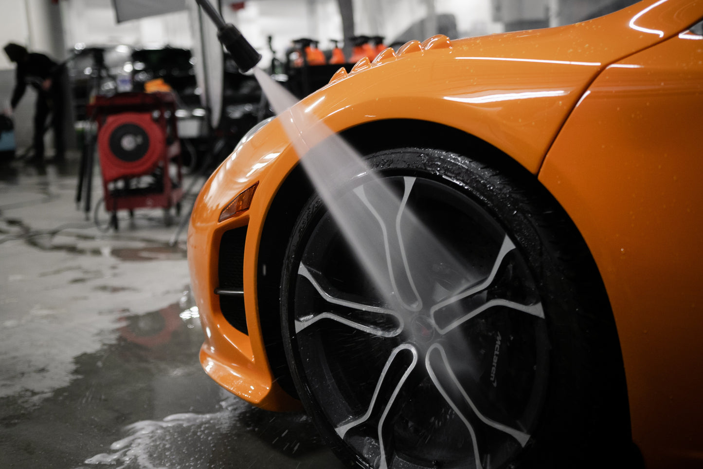 McLaren Official Car Care Red Wheel Cleaner 32