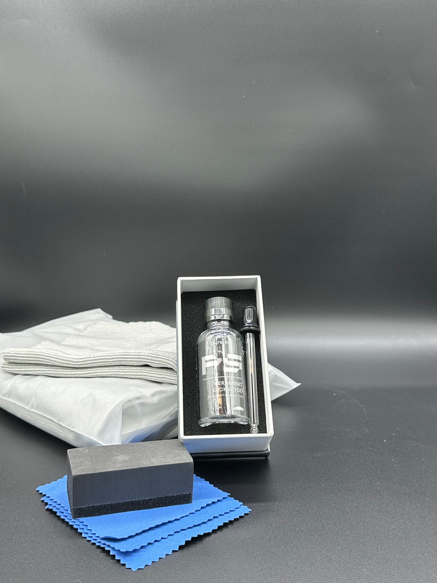Pure:est P5 keramiskt lackskyddpaket Delux med utvalda bilvårdstillbehör