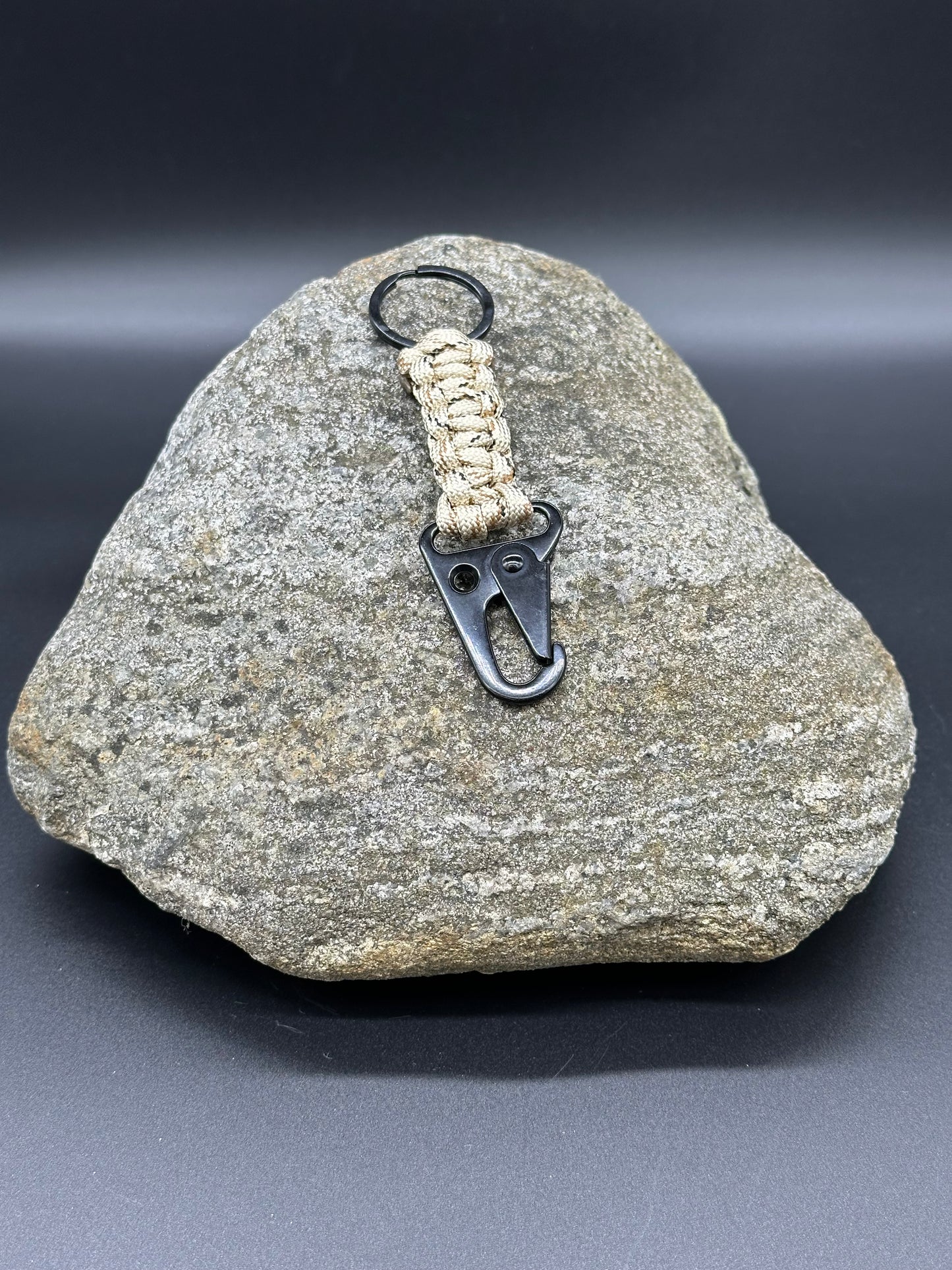 Paracordnyckelring m. Karbinhake