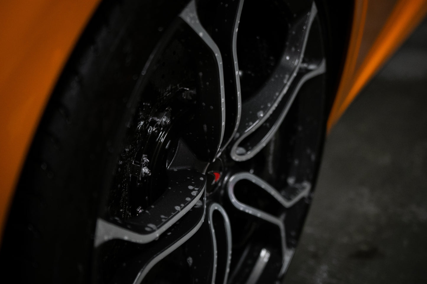 McLaren Official Car Care Red Wheel Cleaner 32